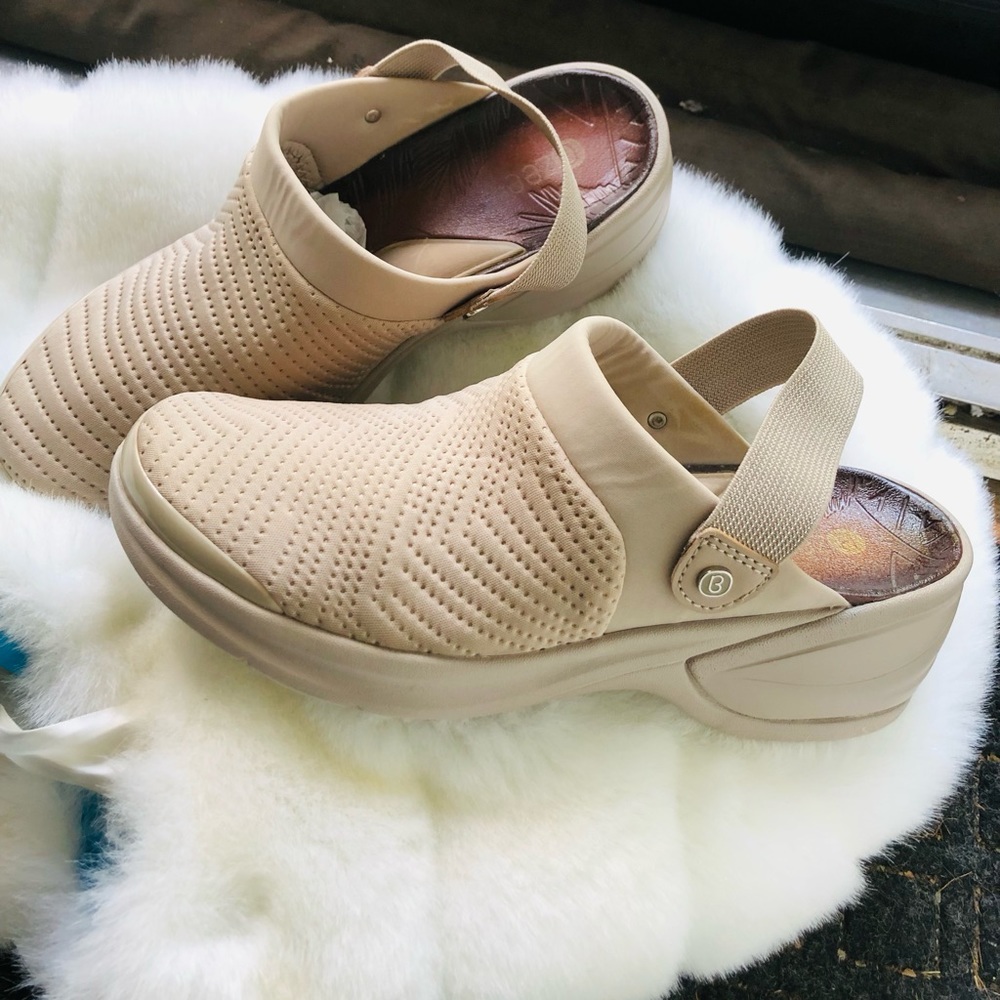 Bzees Kitty Slip On Comfort Clogs cream fabric washable mule shoes 9m worn twice